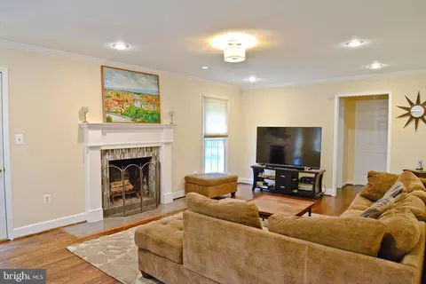 Living - 2124 Cherry Leaf Ln, Silver Spring, MD 20906 photo 3 of 5