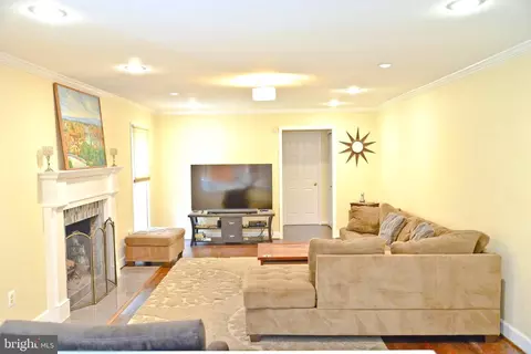 Living - 2124 Cherry Leaf Ln, Silver Spring, MD 20906 photo 4 of 5
