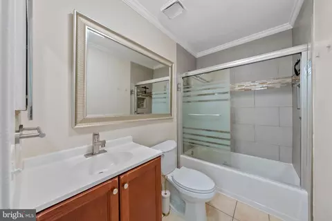 Bath - 14246 Long Green Dr, Silver Spring, MD 20906 photo 2 of 3