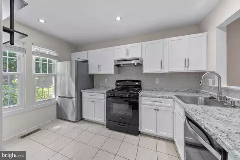 Kitchen - 14246 Long Green Dr, Silver Spring, MD 20906 photo 2 of 2