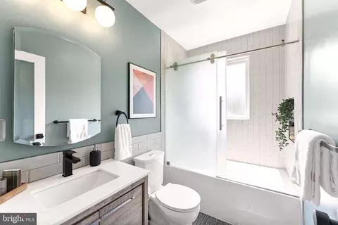 Bath - 8901 1st Ave, Silver Spring, MD 20910 photo 1 of 4
