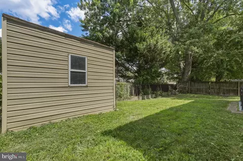 Exterior - 1511 Crest Rd, Silver Spring, MD 20902 photo 4 of 6