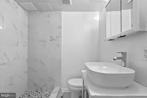 Bath - 1511 Crest Rd, Silver Spring, MD 20902 photo 4 of 4