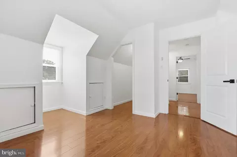 Entry Way - 1511 Crest Rd, Silver Spring, MD 20902 photo 3 of 5