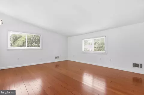 Living - 1511 Crest Rd, Silver Spring, MD 20902 photo 5 of 5