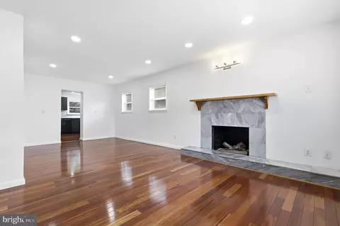 Living - 1511 Crest Rd, Silver Spring, MD 20902 photo 2 of 5