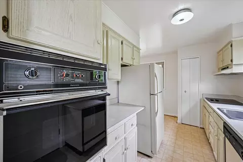 Kitchen - 8 Kerwood Ct, Silver Spring, MD 20904 photo 1 of 2