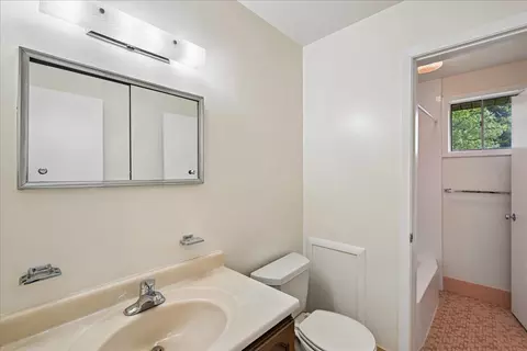 Bath - 8 Kerwood Ct, Silver Spring, MD 20904 photo 2 of 4