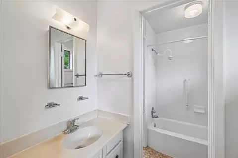 Bath - 8 Kerwood Ct, Silver Spring, MD 20904 photo 1 of 4