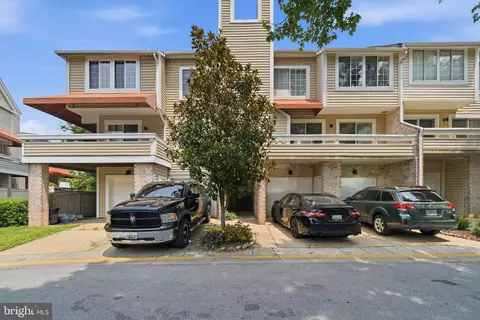 9843 Dockside Ter, Gaithersburg, MD 20886