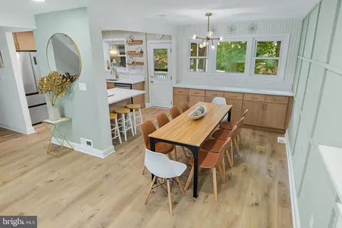 Dining - 8802 2nd Ave, Silver Spring, MD 20910 photo 2 of 5