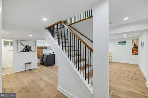 Entry Way - 8802 2nd Ave, Silver Spring, MD 20910 photo 6 of 8