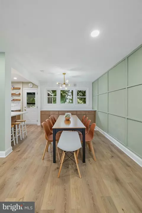 Dining - 8802 2nd Ave, Silver Spring, MD 20910 photo 3 of 5