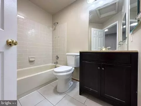 Bath - 20527 Lowfield Dr, Germantown, MD 20874 photo 1 of 5