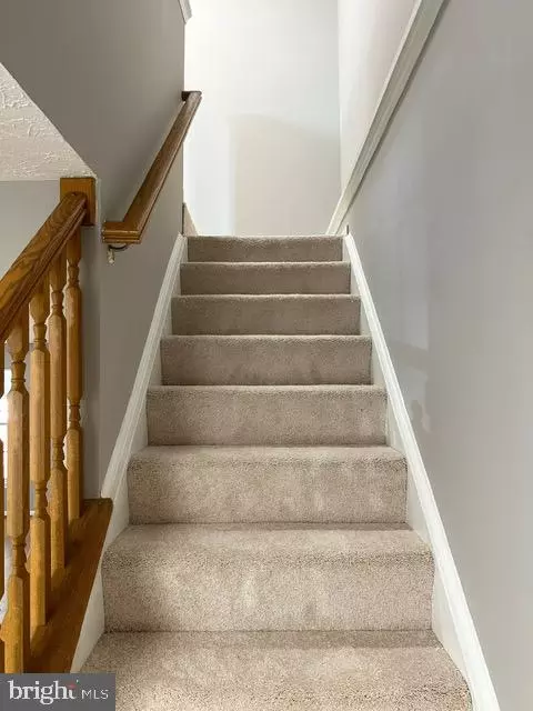Entry Way - 20527 Lowfield Dr, Germantown, MD 20874 photo 5 of 11
