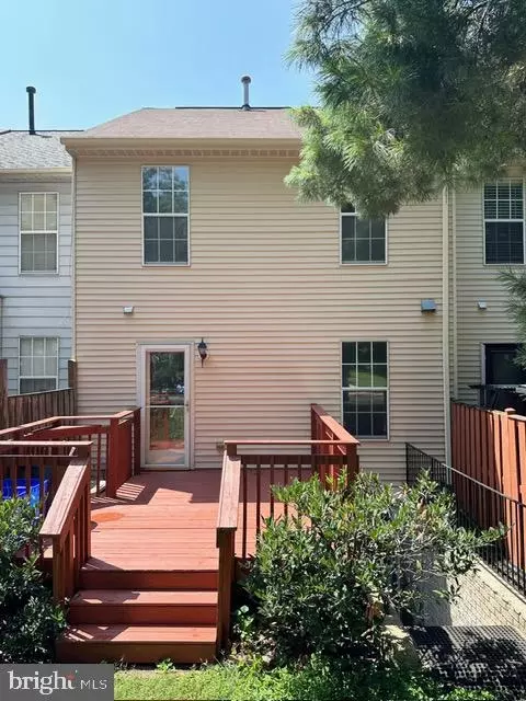 Exterior - 20527 Lowfield Dr, Germantown, MD 20874 photo 6 of 10