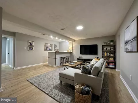 Living - 20527 Lowfield Dr, Germantown, MD 20874 photo 6 of 12