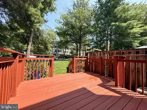 Exterior - 20527 Lowfield Dr, Germantown, MD 20874 photo 7 of 10