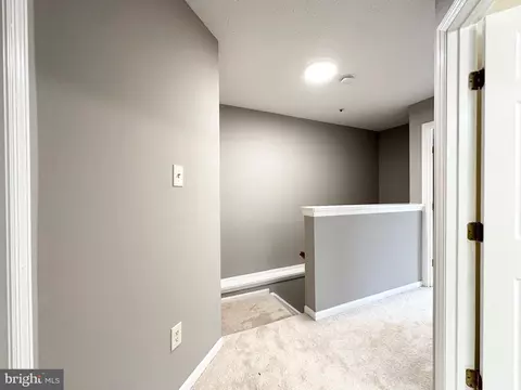 Entry Way - 20527 Lowfield Dr, Germantown, MD 20874 photo 7 of 11