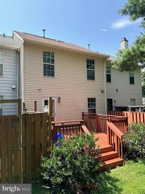 Exterior - 20527 Lowfield Dr, Germantown, MD 20874 photo 5 of 10