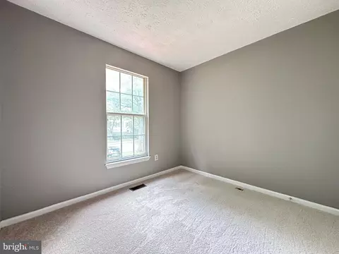 Bedroom - 20527 Lowfield Dr, Germantown, MD 20874 photo 4 of 5