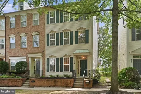 326 Chestnut Hill St, Gaithersburg, MD 20878