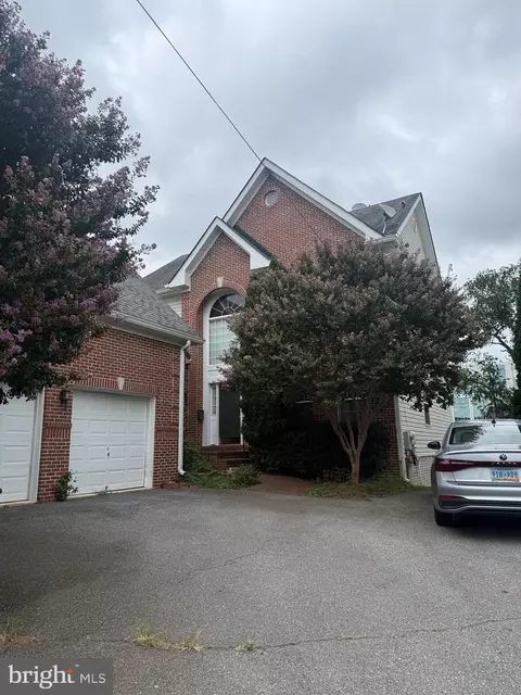 375 N Van Buren St, Rockville, MD 20850