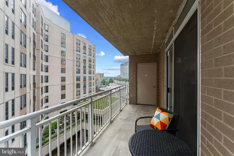 Exterior - 930 Wayne Ave #610, Silver Spring, MD 20910 photo 2 of 8