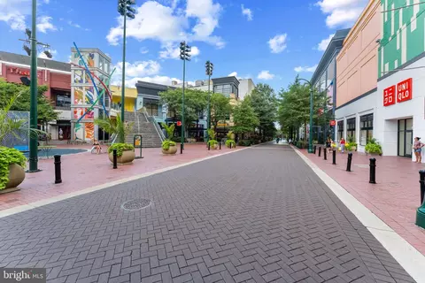 Exterior - 930 Wayne Ave #610, Silver Spring, MD 20910 photo 7 of 8