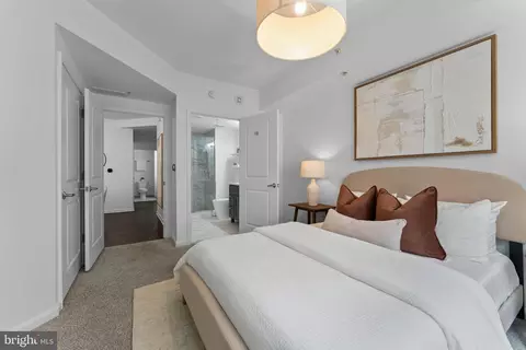 Bedroom - 930 Wayne Ave #610, Silver Spring, MD 20910 photo 1 of 5