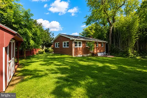 Exterior - 8808 Leonard Dr, Silver Spring, MD 20910 photo 4 of 5