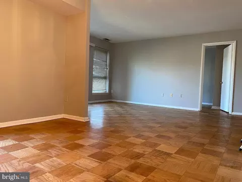 Living - 2305 Greenery Ln #102-3, Silver Spring, MD 20906 photo 1 of 2