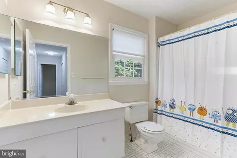Bath - 2206 Touchstone Ct, Silver Spring, MD 20904 photo 2 of 3