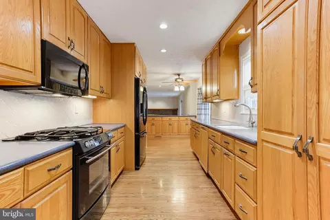 Kitchen - 2206 Touchstone Ct, Silver Spring, MD 20904 photo 2 of 4