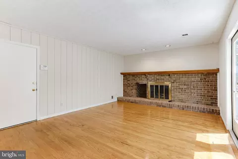 Living - 2206 Touchstone Ct, Silver Spring, MD 20904 photo 5 of 8