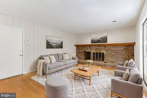 Living - 2206 Touchstone Ct, Silver Spring, MD 20904 photo 4 of 8