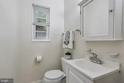 Bath - 2635 Holman Ave, Silver Spring, MD 20910 photo 1 of 2