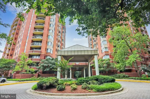 5802 Nicholson Ln #2-1203, Rockville, MD 20852