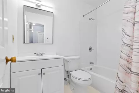 Bath - 2015 Featherwood St, Silver Spring, MD 20904 photo 2 of 4