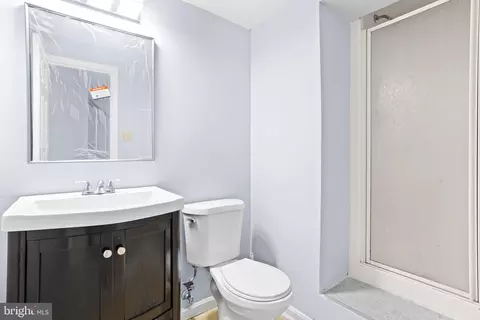 Bath - 2015 Featherwood St, Silver Spring, MD 20904 photo 4 of 4