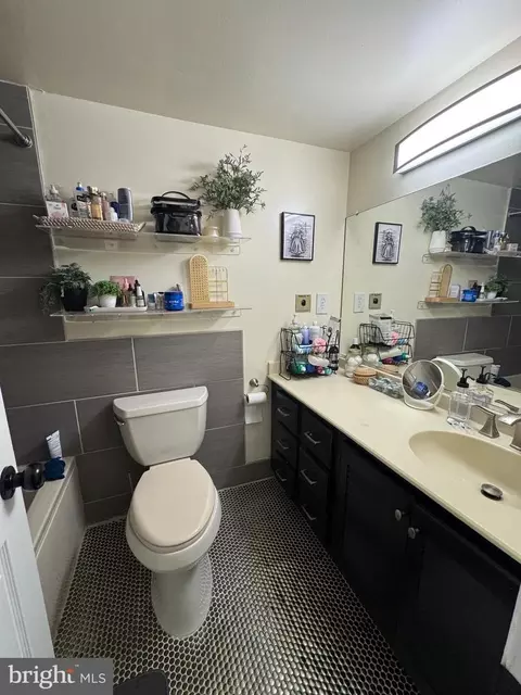 Bath - 2307 Greenery Ln #203-2, Silver Spring, MD 20906 photo 3 of 5