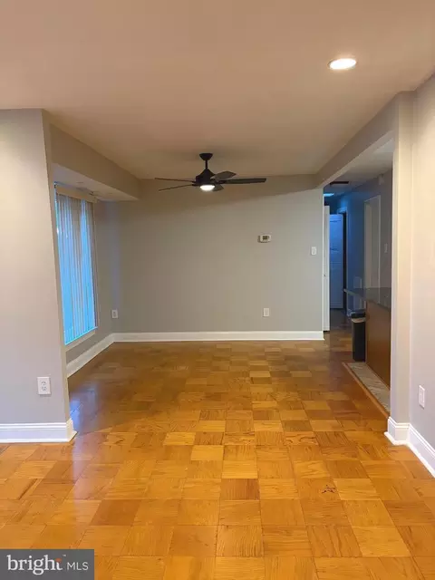 Living - 2307 Greenery Ln #203-2, Silver Spring, MD 20906 photo 4 of 4