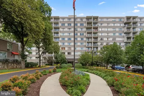 4977 Battery Ln #1-119, Bethesda, MD 20814
