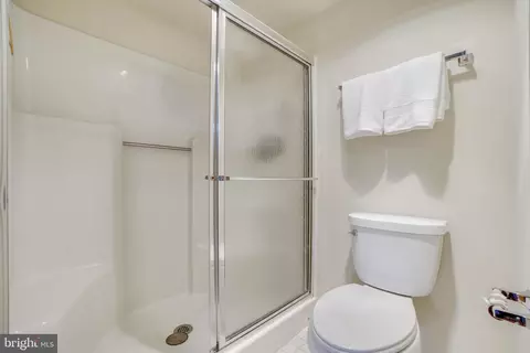 Bath - 15115 Interlachen Dr #3-621, Silver Spring, MD 20906 photo 2 of 4