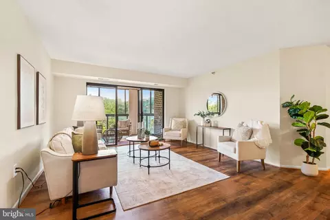 Living - 15115 Interlachen Dr #3-621, Silver Spring, MD 20906 photo 2 of 4