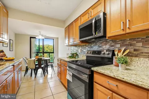 Kitchen - 15115 Interlachen Dr #3-621, Silver Spring, MD 20906 photo 3 of 3