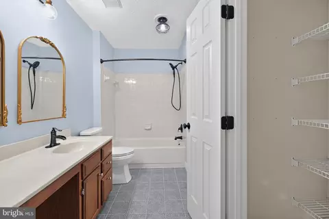 Bath - 8 Shipwright Ct, Gaithersburg, MD 20877 photo 9 of 10