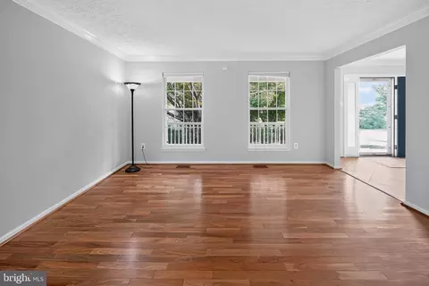 Living - 8 Shipwright Ct, Gaithersburg, MD 20877 photo 5 of 6