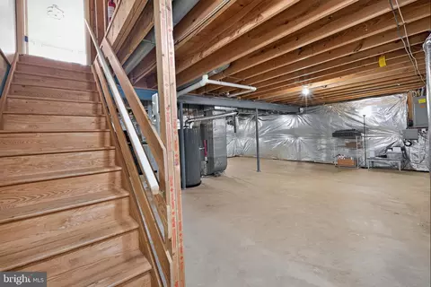 Entry Way - 8 Shipwright Ct, Gaithersburg, MD 20877 photo 13 of 13