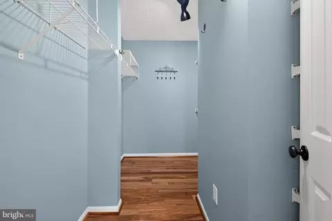Entry Way - 8 Shipwright Ct, Gaithersburg, MD 20877 photo 12 of 13